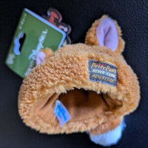 NWT Tokyo DisneySea Slightly Peter Pan cap keychain Never Land Adventure